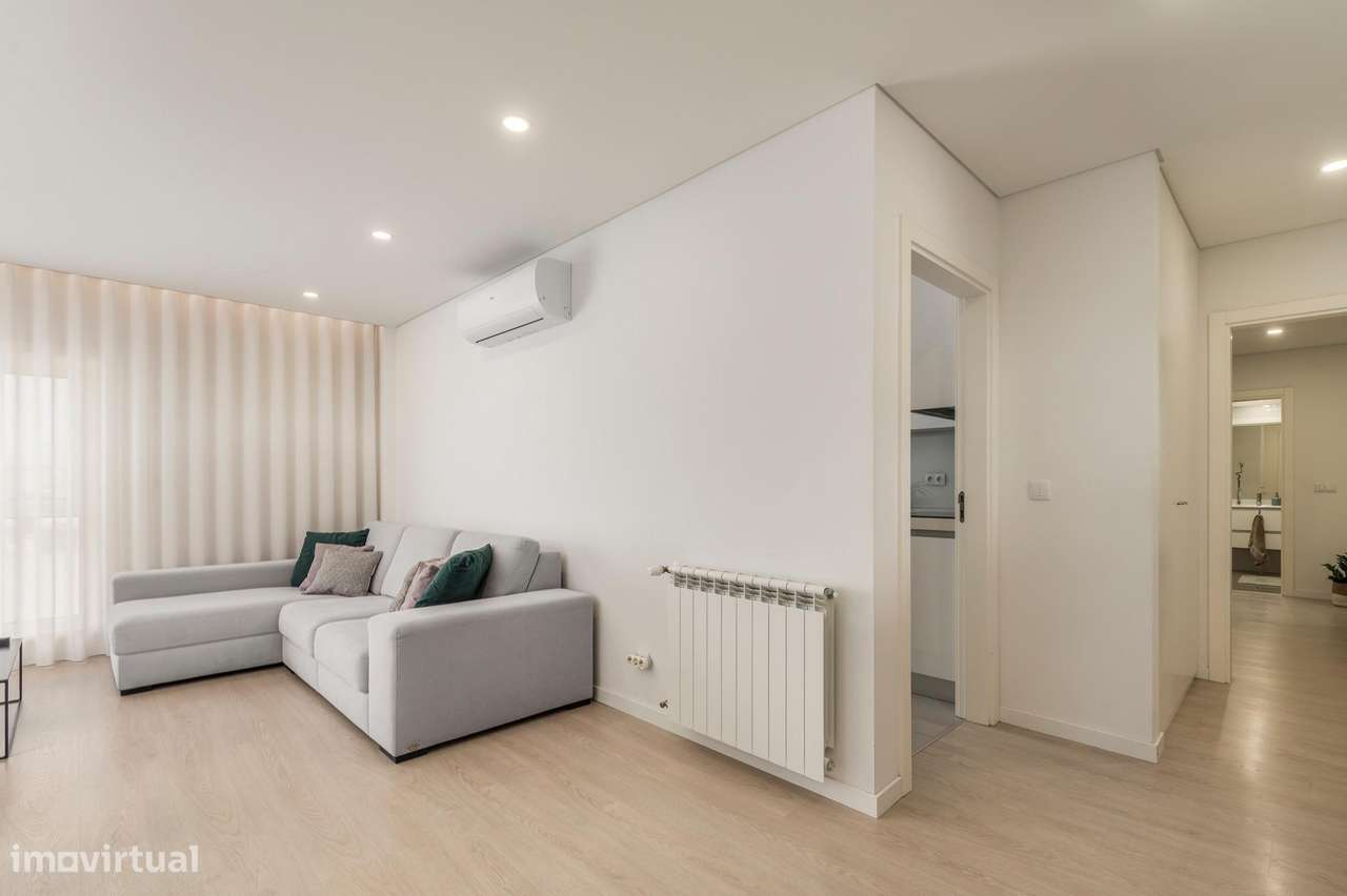 T2 Moderno (2020) com Box para 2 Carros na Urb Casas do Lago,...-7