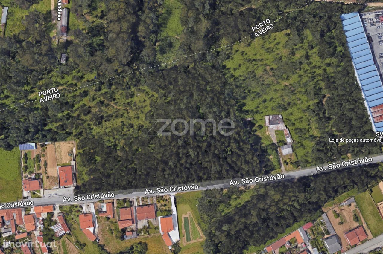 Terreno com 4.900 m2, em Nogueira da Regedoura, Sta. Maria da Feira