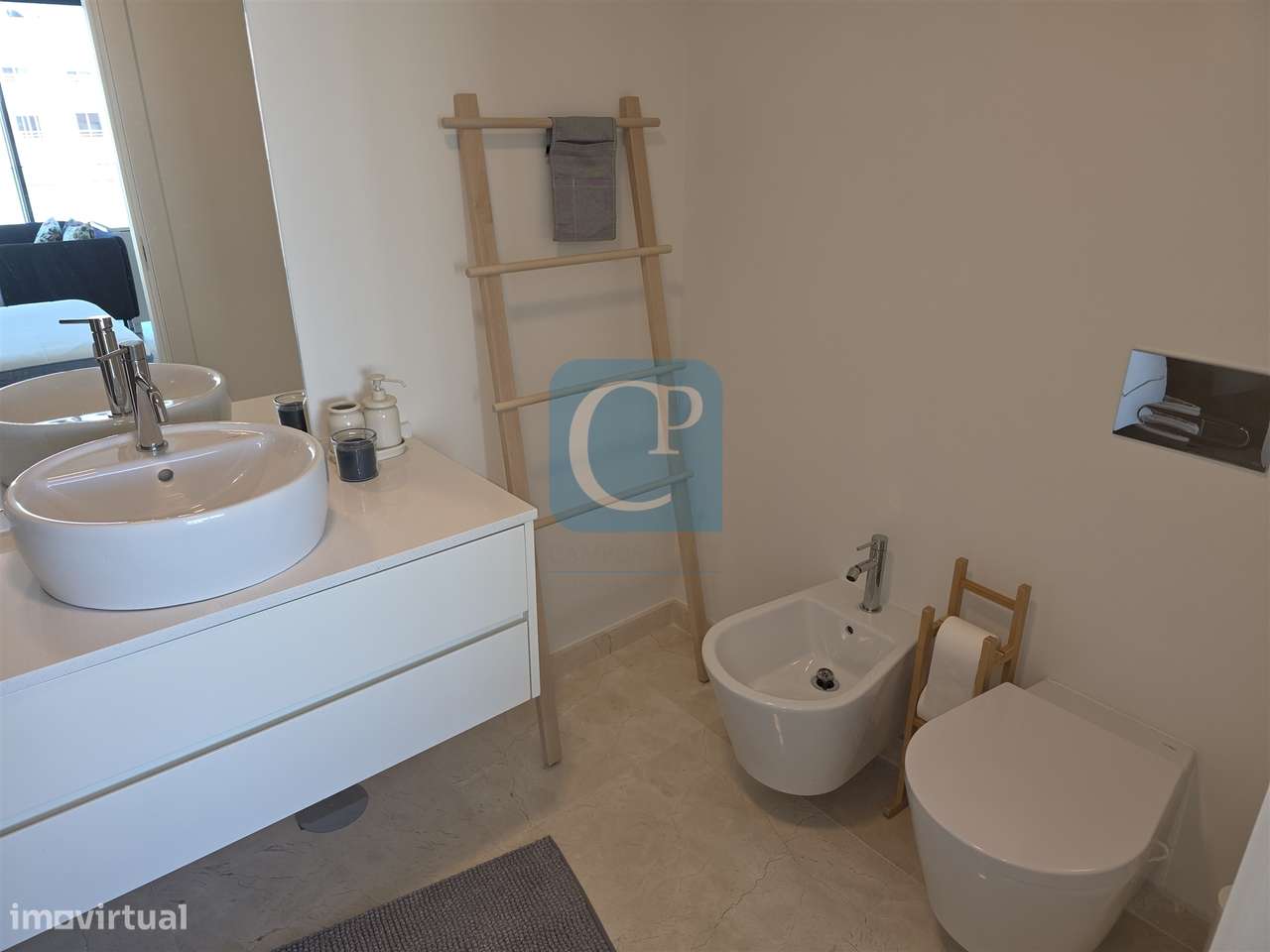 Apartamento T0 novo, mobilado e equipado junto à Circunvalação - Grande imagem: 5/16