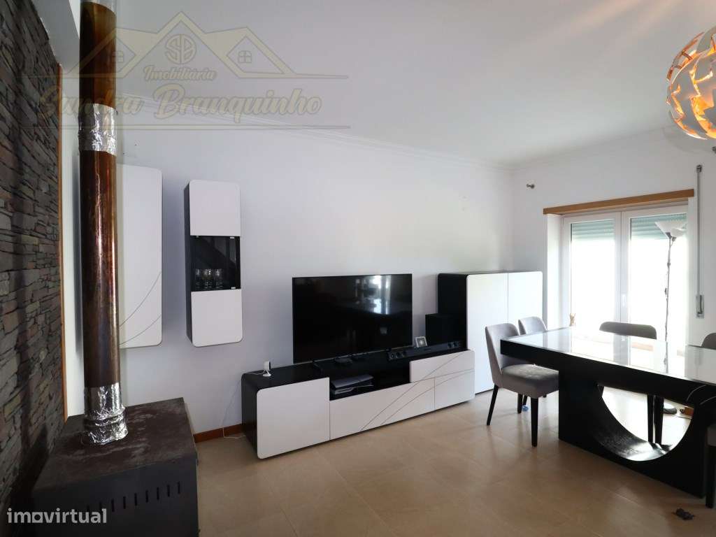 Moradia T3 com garagem e logradouro-23