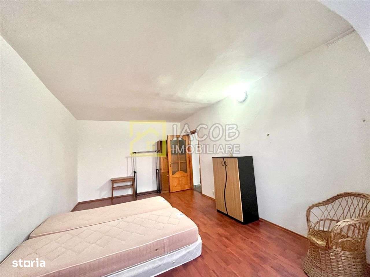 Apartament decomandat, 2 camere, etaj 3, str. Milcov , Bacau-13