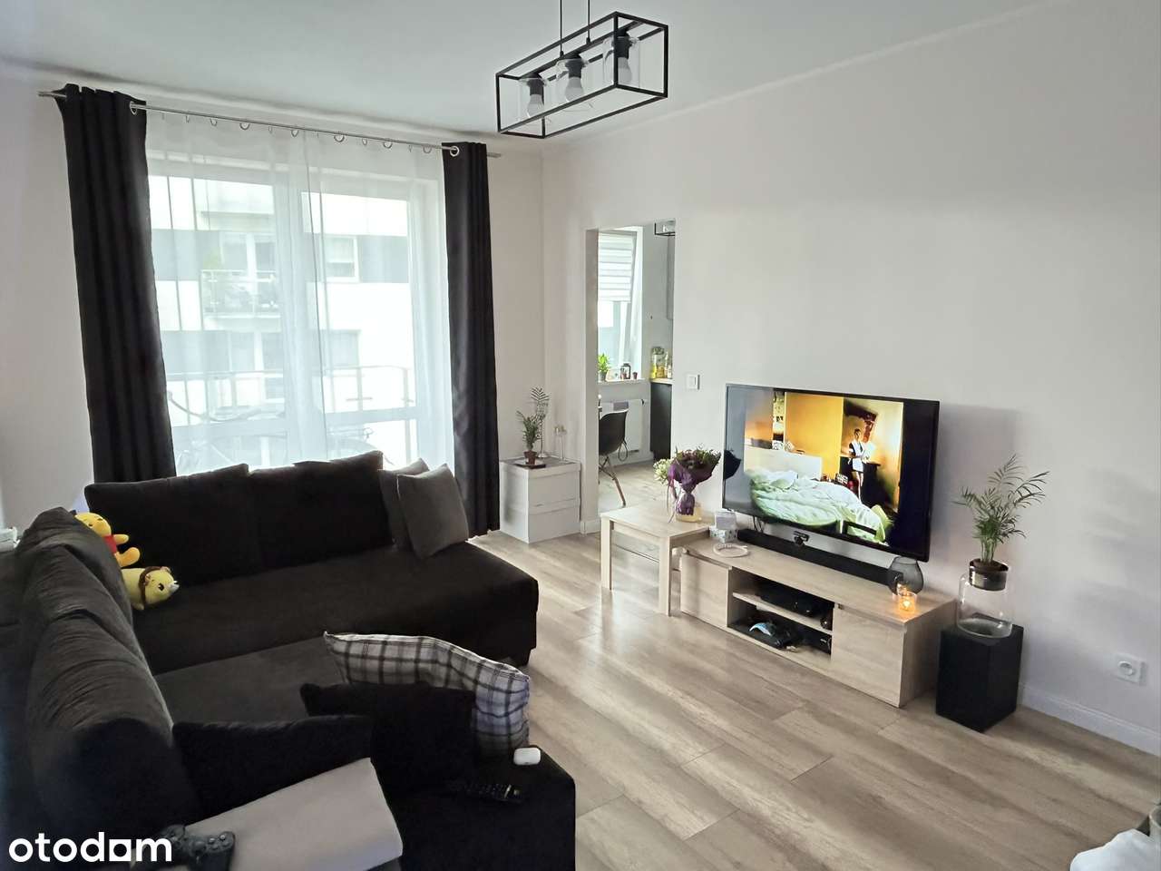 Przestronna kawalerka z osobną kuchnią