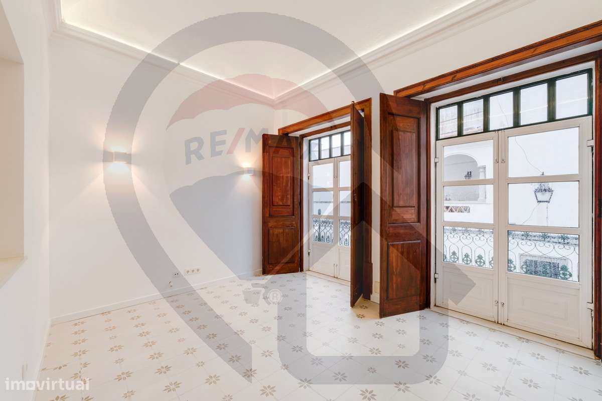 Moradia T3 Renovada no Centro Histórico de Évora – Charme Único-4