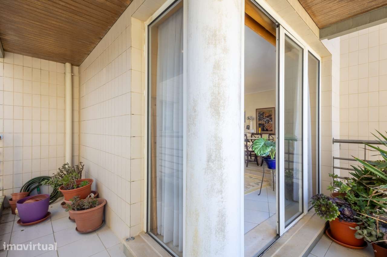 Apartamento T3, prédio com elevador e garagem!-15