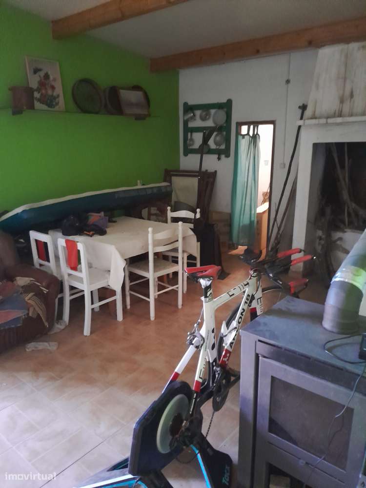 Moradia T3 C/ 10.000M2 Terreno C/ Furo-18