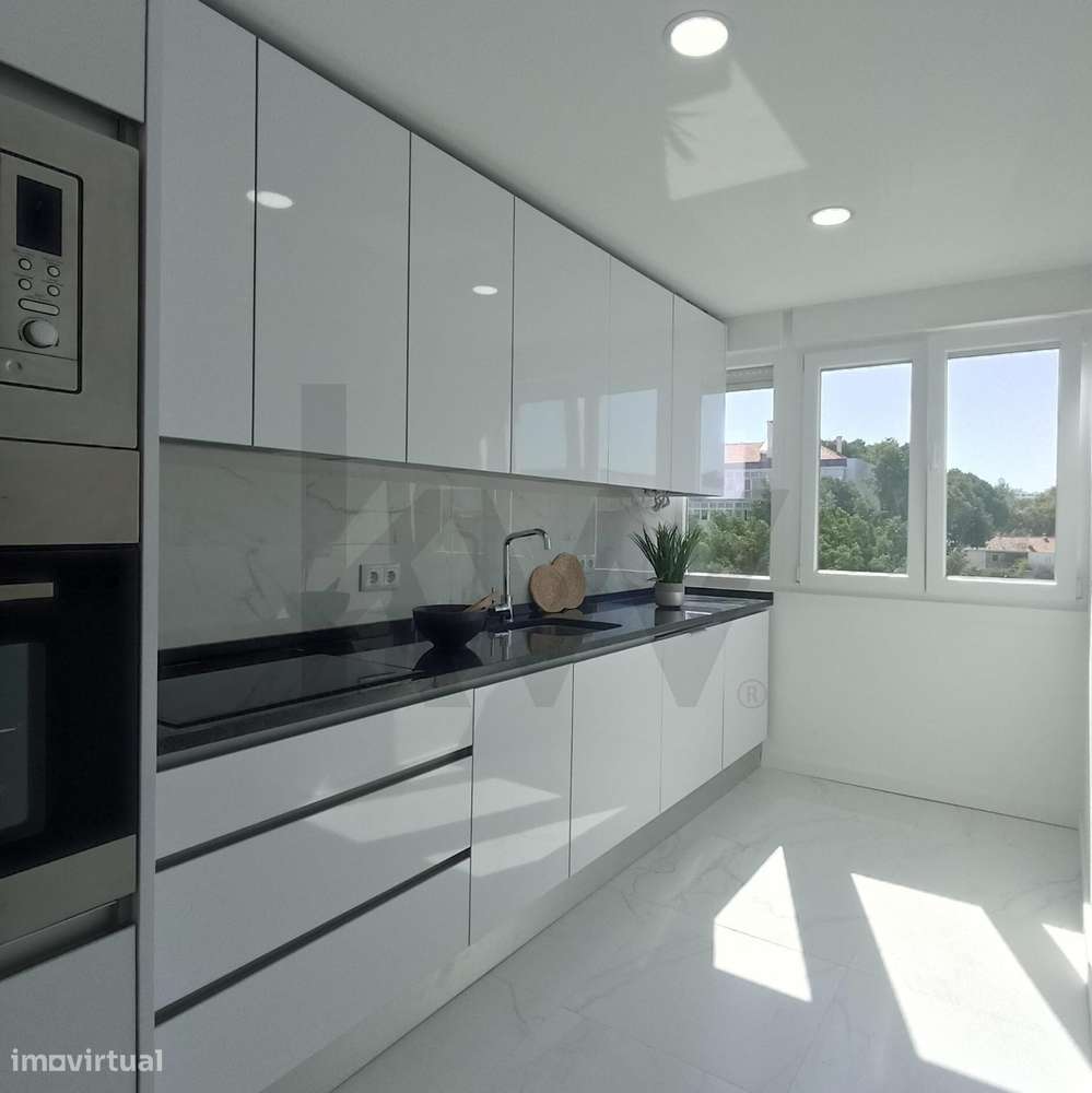 T3 remodelado em S. Domingos de Benfica - Grande imagem: 2/22