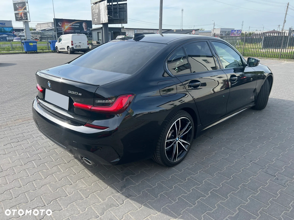 BMW Seria 3 330e M Sport - 6