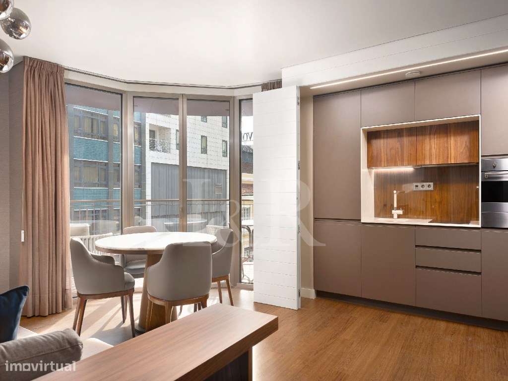Apartamento T1 de luxo com garagem, junto à Avenida da Liberdade - Grande imagem: 2/42