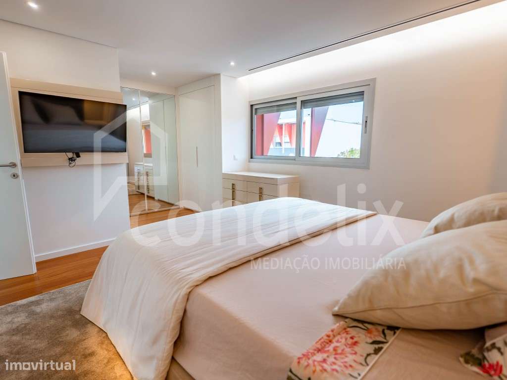 Moradia T3 com terraço, piscina e decoração de autor, Madalena-41