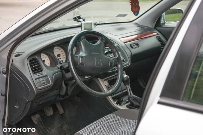 Honda Accord 1.8i S - 25