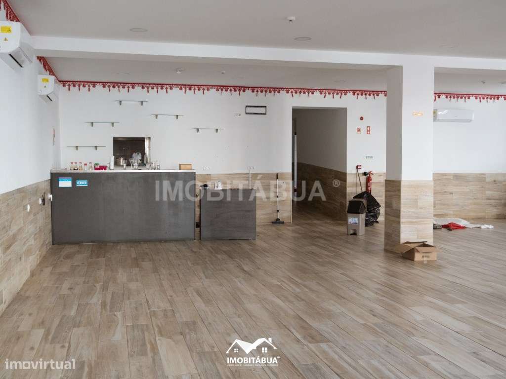 Espaço comercial com habitação T5 no centro da vila - Grande imagem: 4/55