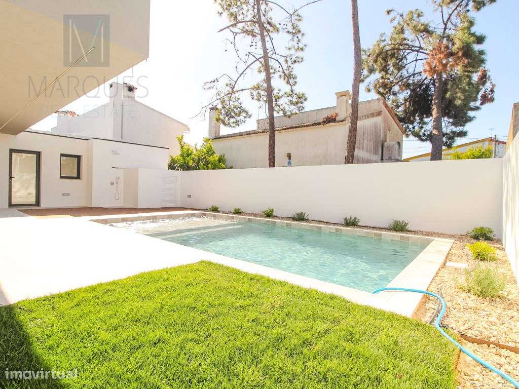 Moradia V3 com Garagem, Jardim e Piscina na Aroeira - Grande imagem: 4/38