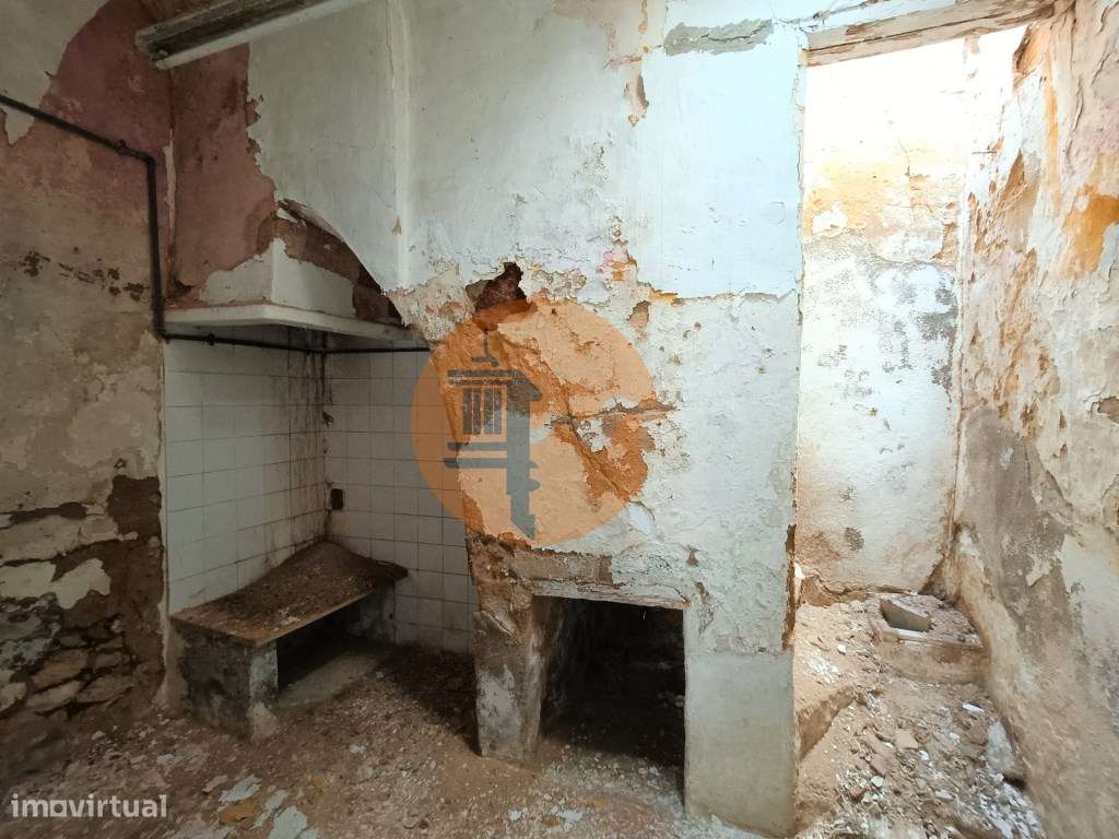 Casa Típica na Baixa de Olhão para recuperar. - Grande imagem: 4/27