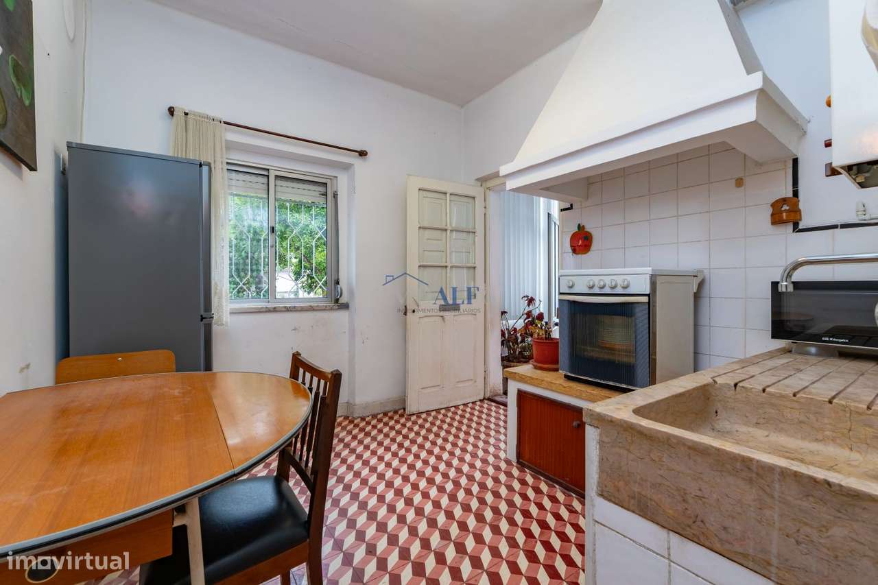 Moradia T2 com quintal no centro do Pinhal Novo, junto a transportes-12