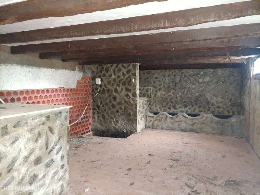 Moradia M3 com 872 m2 de terreno, Orelhudo, Cernache, Coimbra-11