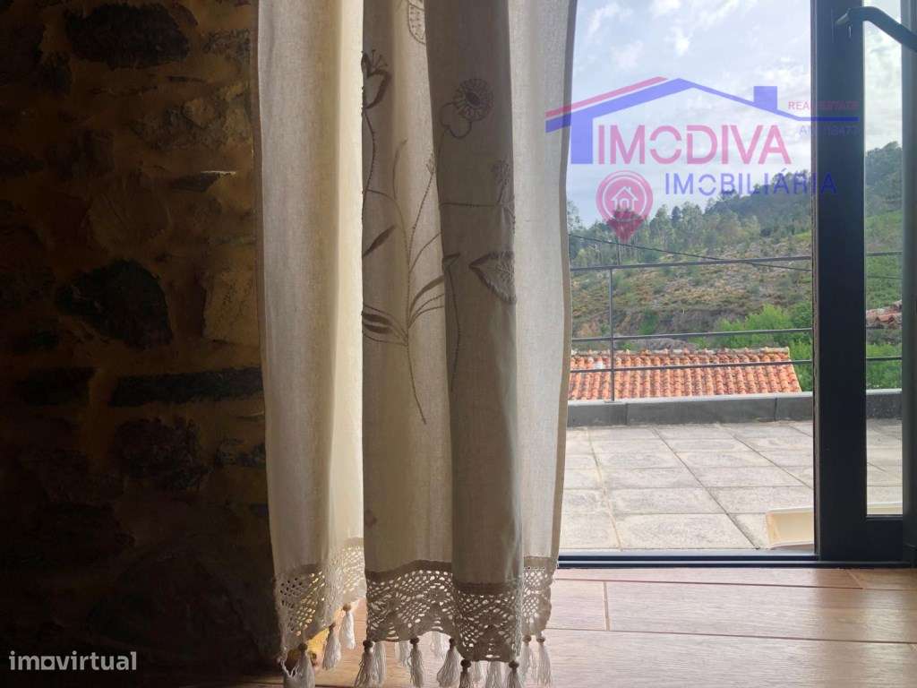 Casa de Xisto T2 com licença AL, em Castanheira de Pera-16