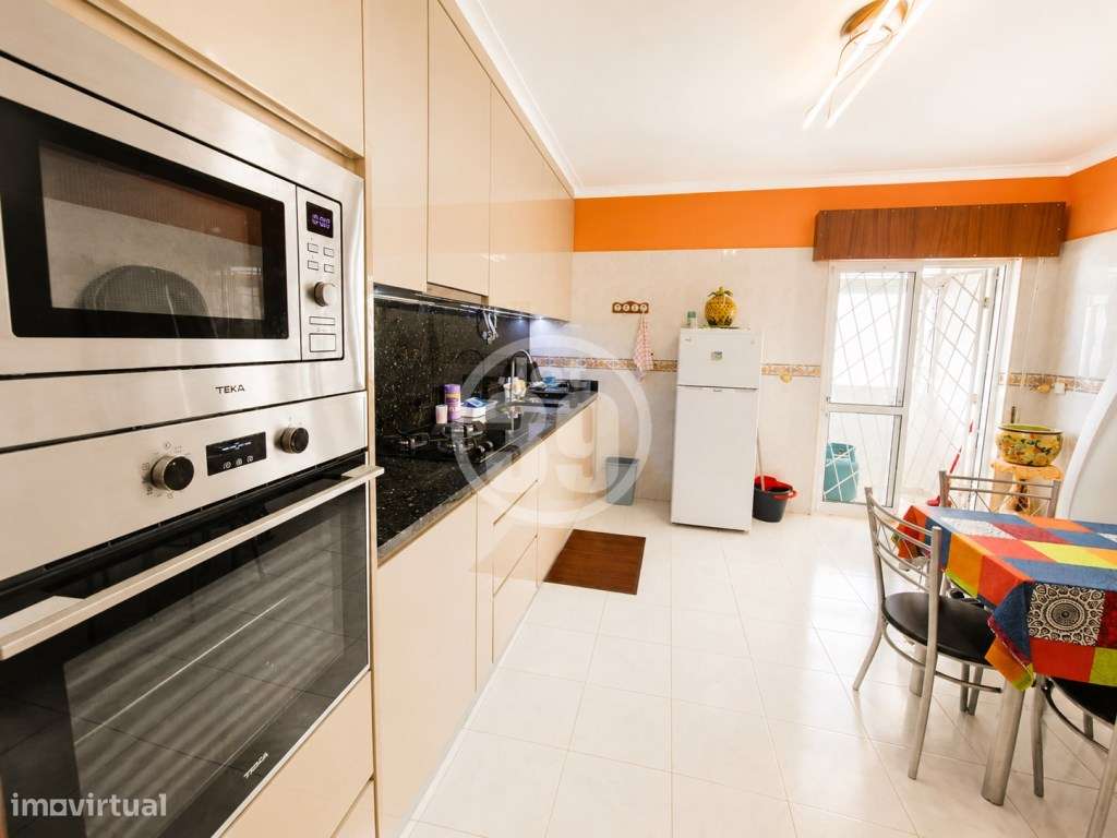 T2 no centro de Olhão | Cozinha renovada | Zona central-20