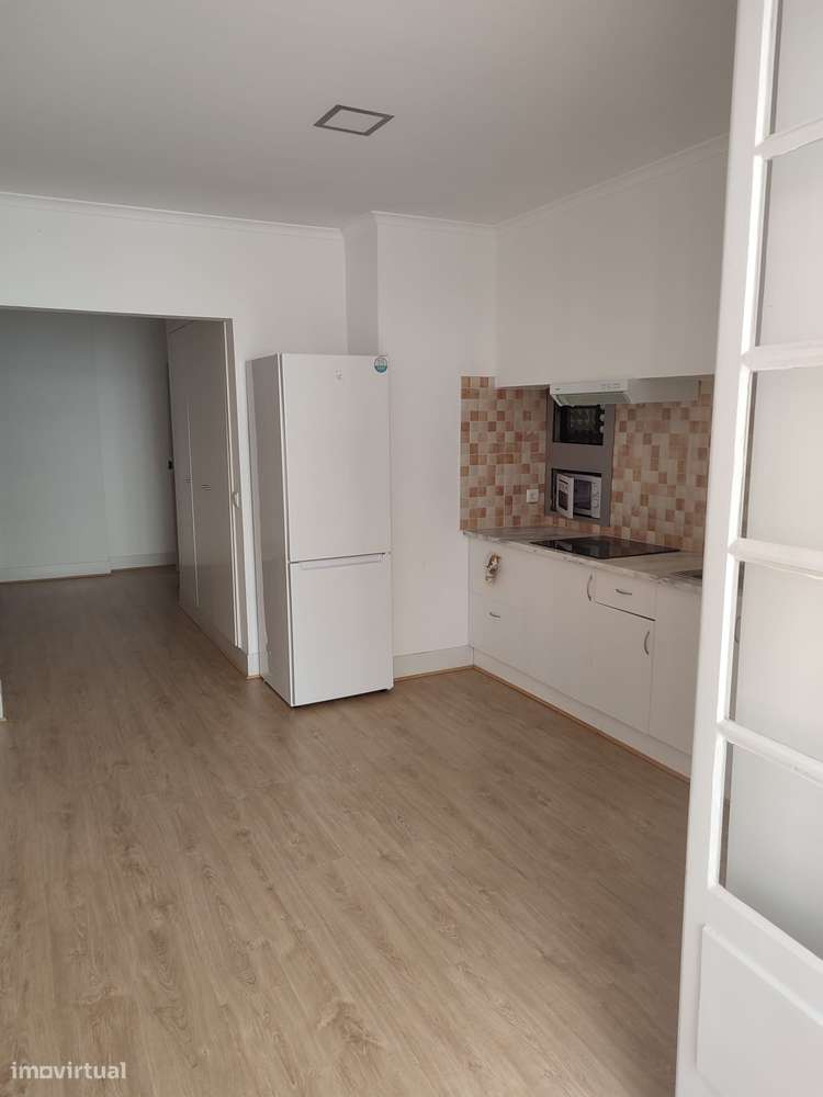 Excelente T7 para venda na Cruz de Celas-26