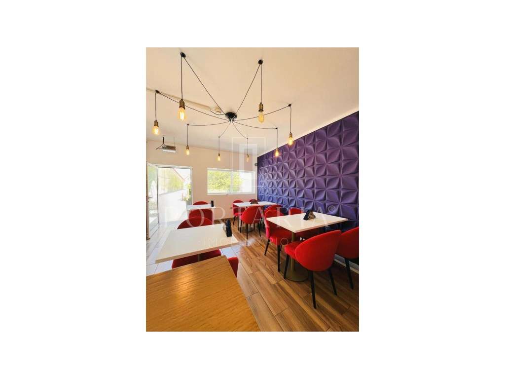 Café \ Restaurante para Trespasse no Centro de Aveiro-14