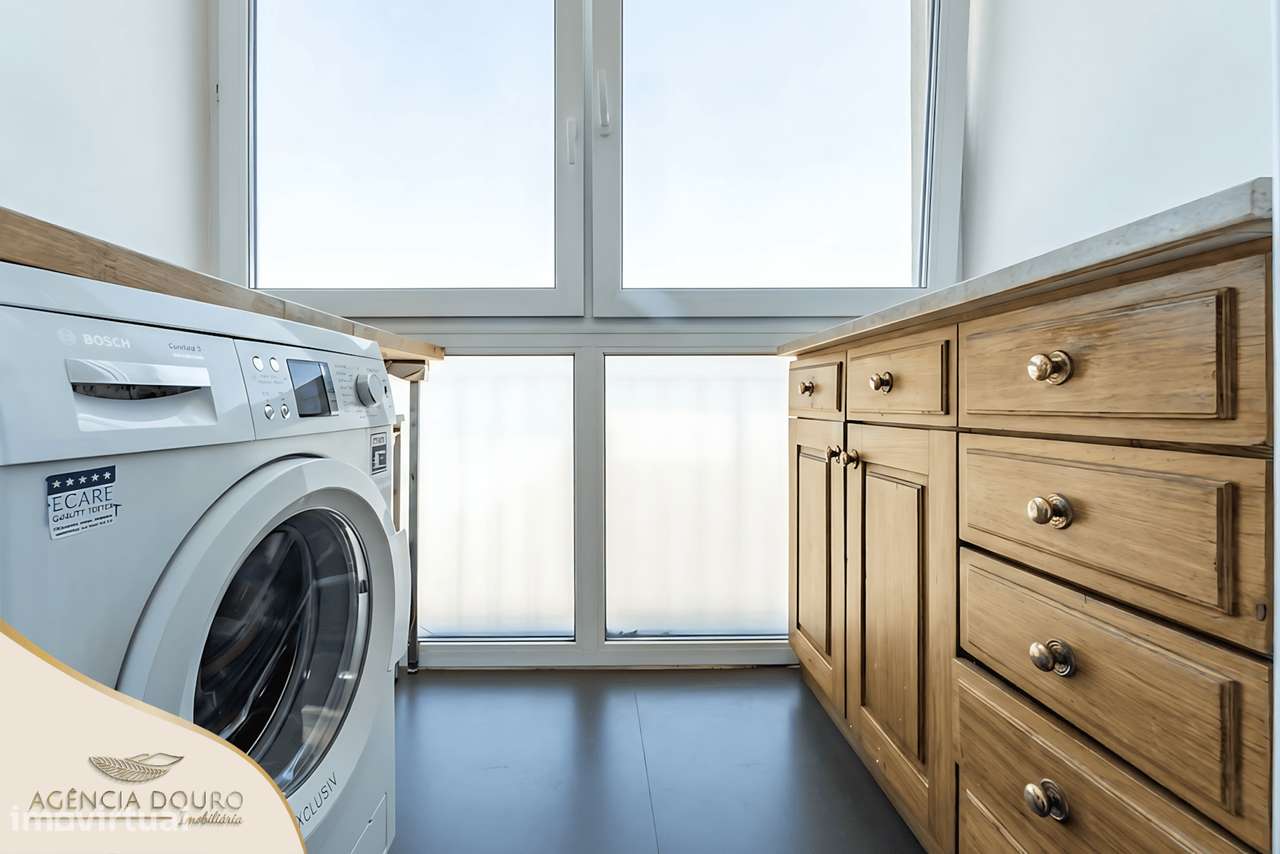 Apartamento T4 com varandas, em Aldoar, Porto-7