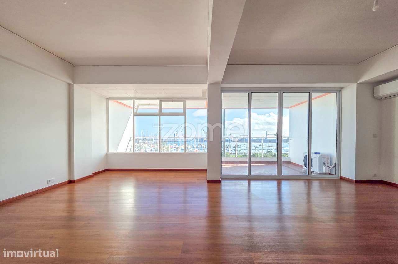 Apartamento T3 com localização Premium em Ponta Delgada - Grande imagem: 5/29