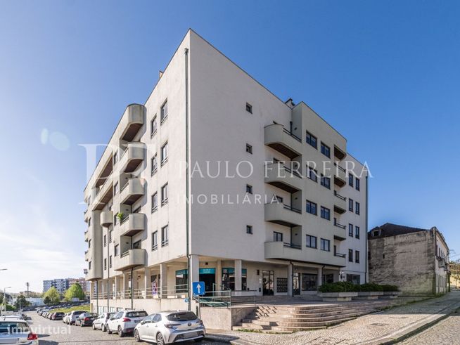Apartamento T6 no centro de Famalicão-0