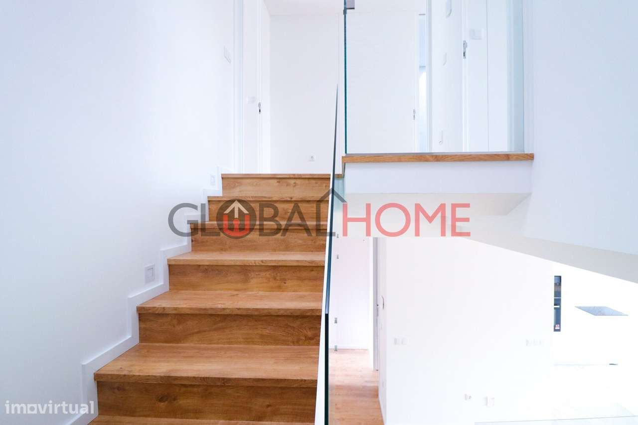 Moradia T3 Nova com Terraço e Piscina em São Pedro da Cova-23