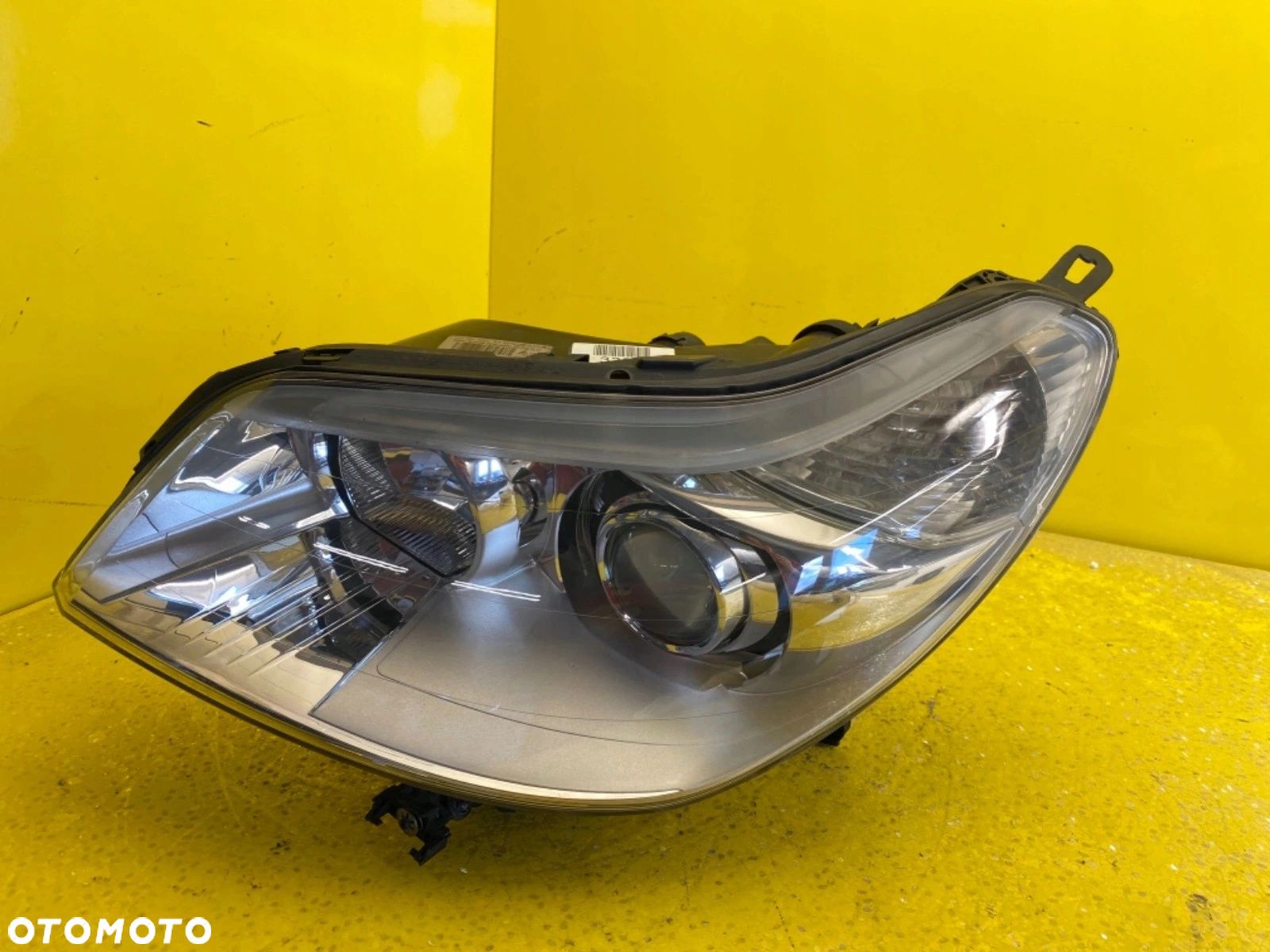 LAMPA PRAWA CITROEN C5 LIFT 06r XENON SKRĘTN - 1