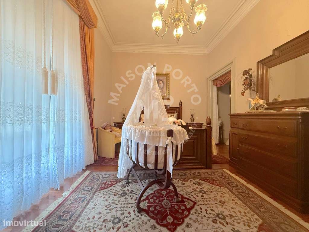 Moradia T4 do Sec. XIX (1896), com 3 Pisos, Jardim, Garagem, Anexos... - Grande imagem: 5/60