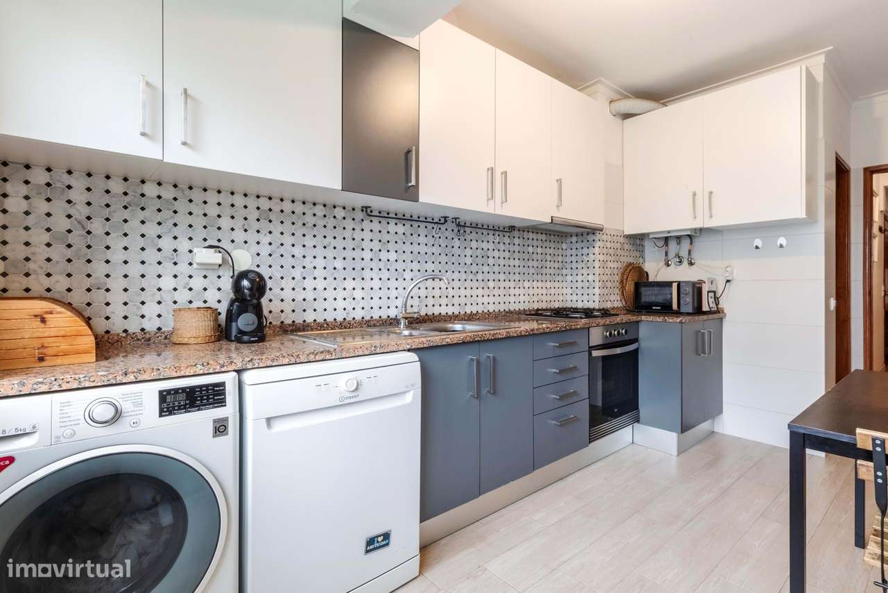 Apartamento T2 c/ 2 Wcs Totalmente Remodelado na Rinchoa, Sintra-18