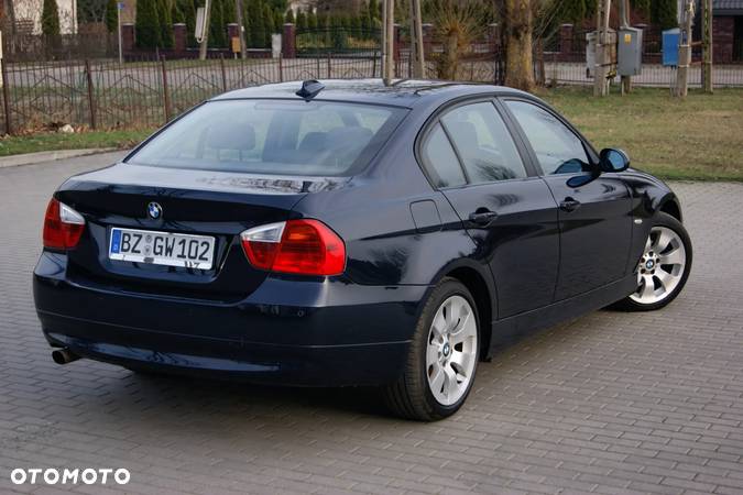 BMW Seria 3 318i - 15