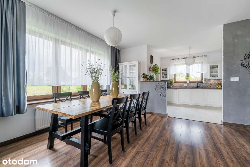 Przestronny dom wolnostojący z ogrodem-1