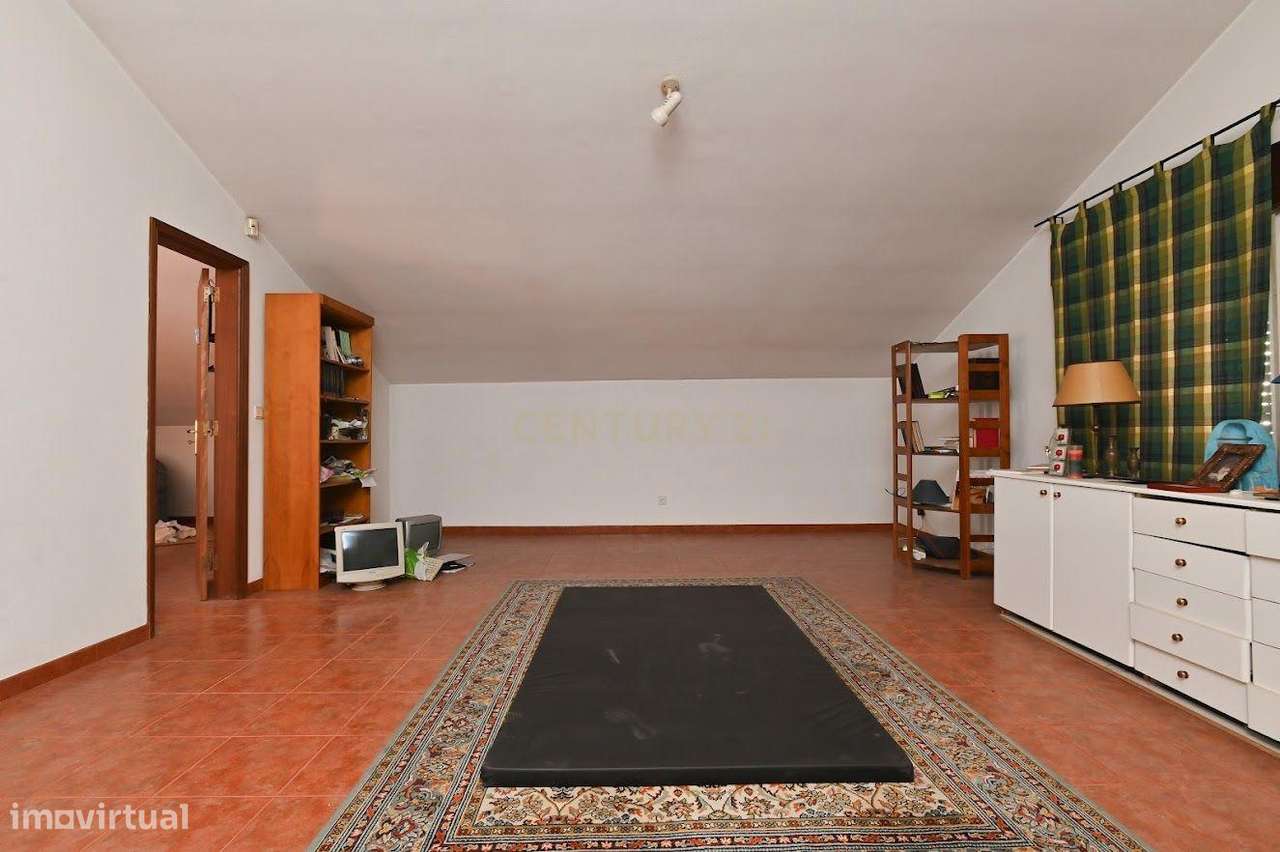 Espaçosa Moradia T3 na Quinta do Conde, Sesimbra-19