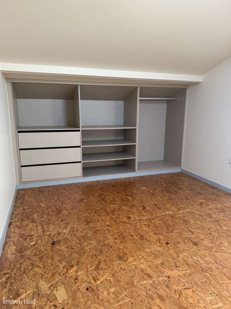 Oportunidade Única: Moradia T3 Reabilitada em Azurém – Guimarães-10