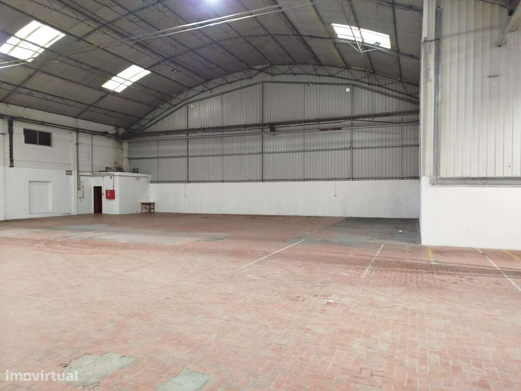 Armazém para arrendar no Sabugo - Sintra - Grande imagem: 3/11