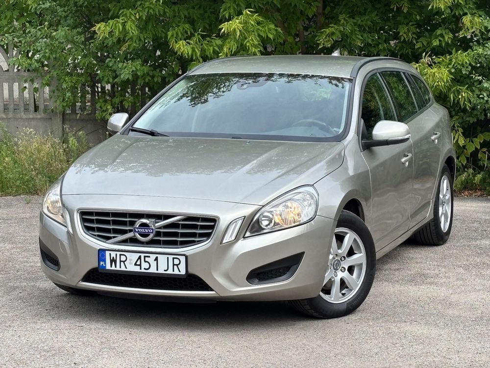 Volvo V60 I (2011-2018) D3 Momentum 2011
