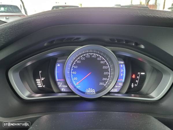 Volvo V40 D3 Geartronic RDesign - 22