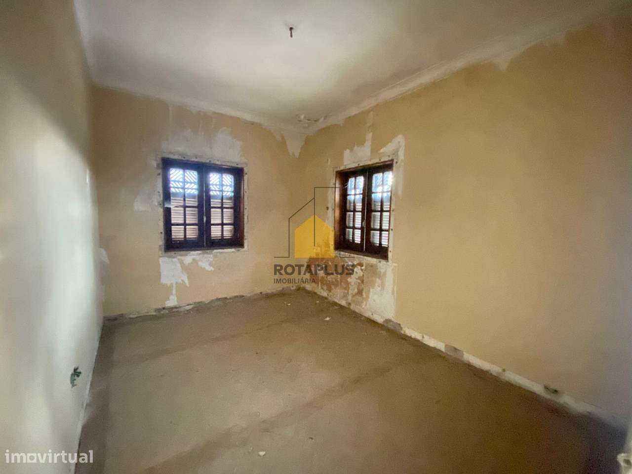 Moradia com terreno Castêlo da Maia-13
