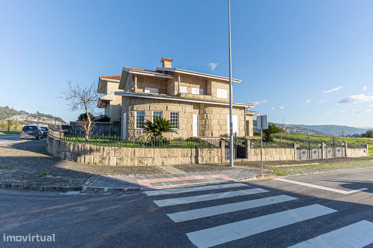 Moradia independente no centro de Alpendurada-31