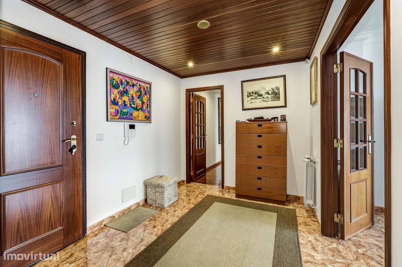 Elegante e confortável T3, com garagem fechada, em condomínio fechado-5