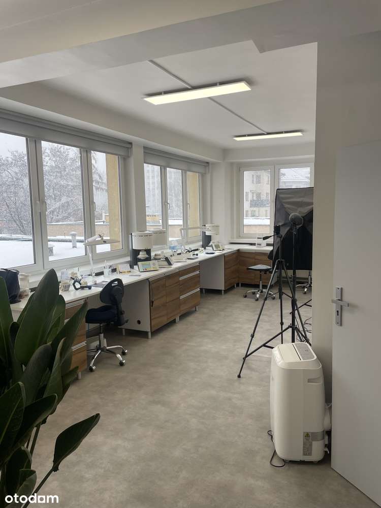 DUŻY, SŁONECZNY LOKAL NA 3 STAWACH 181 m2   na gabinety/biuro/fitness - Pełny obrazek: 1/8