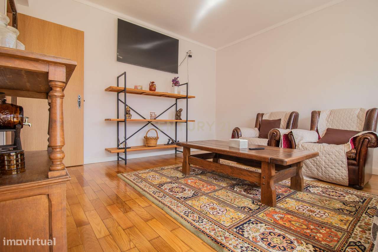 Apartamento t2 com garagem e sótão (com a dimensão total do apartament - Grande imagem: 4/37