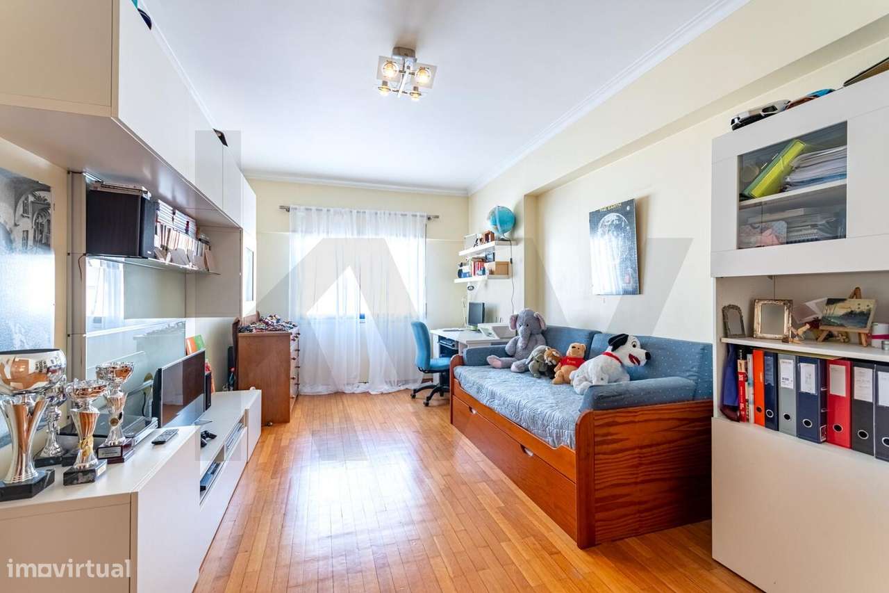 EXCELENTE T3 | PARCIALMENTE RENOVADO | QUINTA GRANDE - Av. dos Moinhos-10