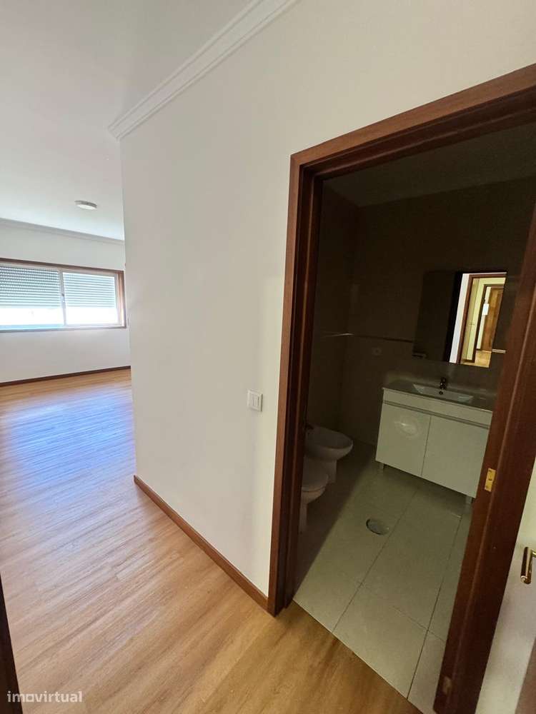 Apartamento T2 - Excelentes áreas - Perto da CESPU-9