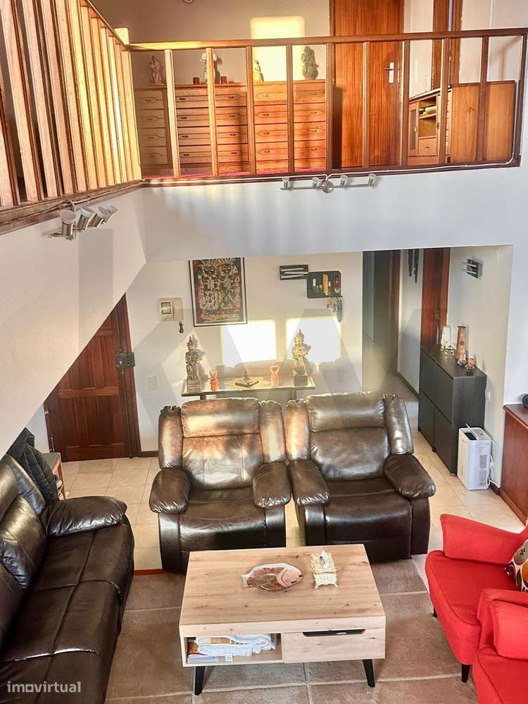 T4 no Último Piso com Terraço de 100m2 e Vista Panorâmica Deslumbrante-8