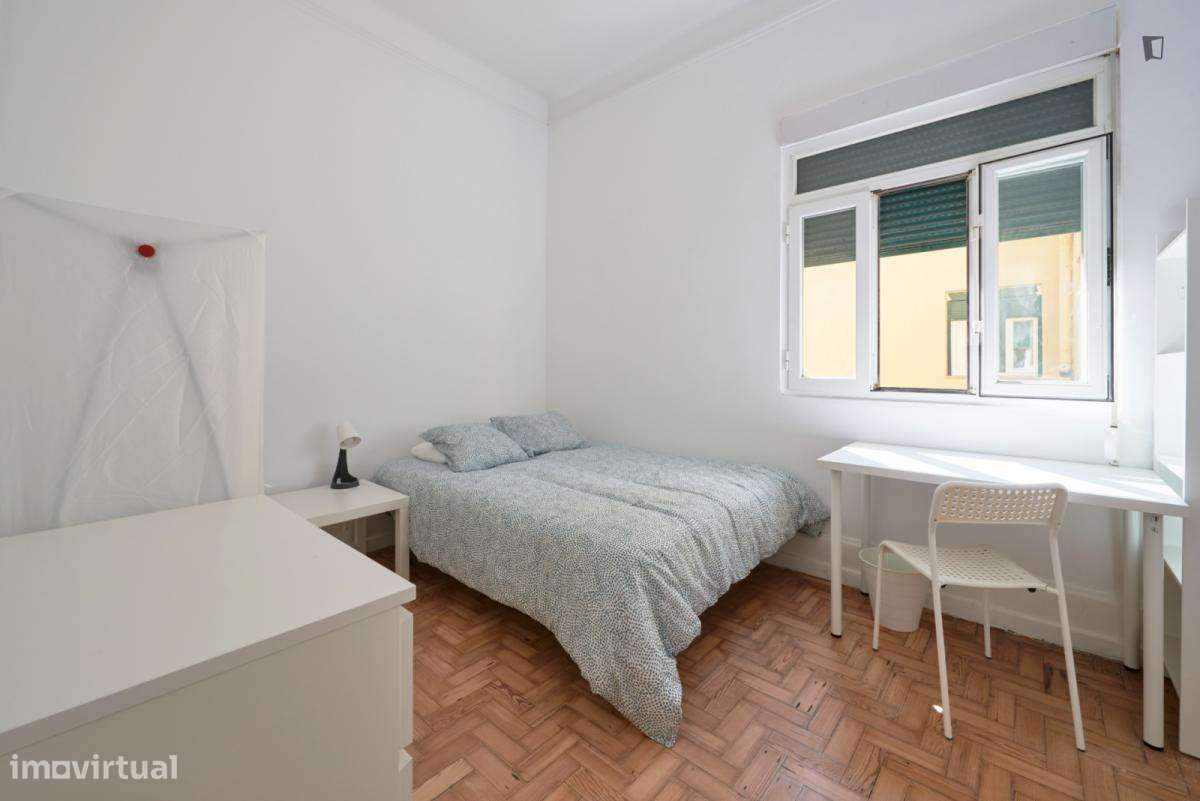Quarto - localizado em Marquês de Pombal Lisbon - Grande imagem: 2/6
