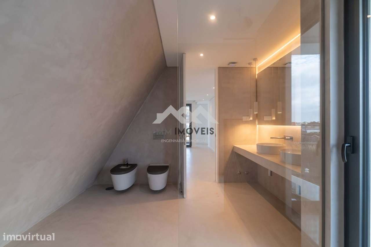 Moradia T3+1 | NOVA | Piscina | Francelos | 4 Frentes | Box | Praia-29