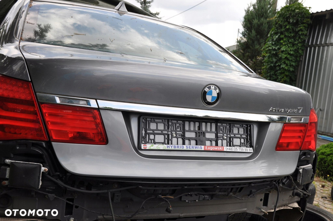 Klapa bagażnika BMW 7 F01 04 F02 F03 BLACK SAPPHIRE/ Biały - 4