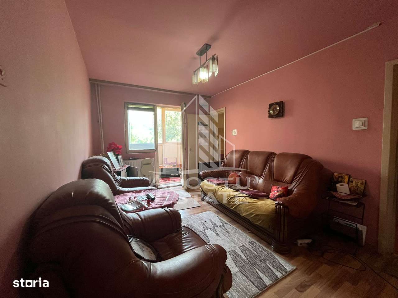 Apartament cu 3 camere, centrala proprie, etajul 1, zona Sagului - Imagine principală: 3/8