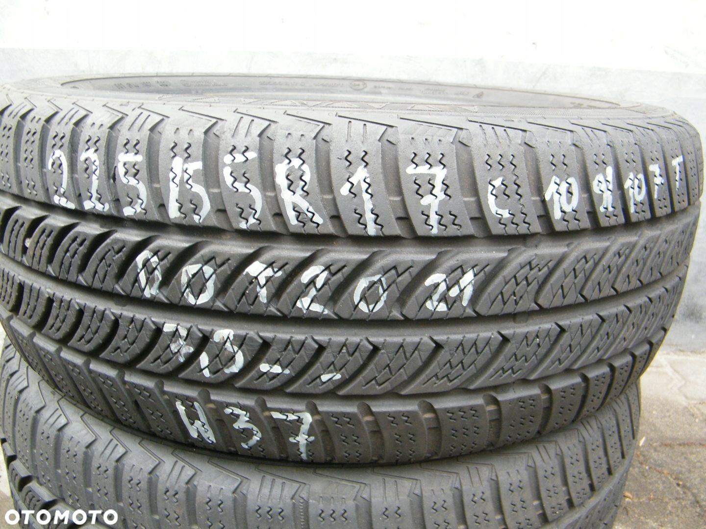 W37 2xZIMA 225/55R17C 109/107T CONTINENTAL VANCO WINTER 2 - 4